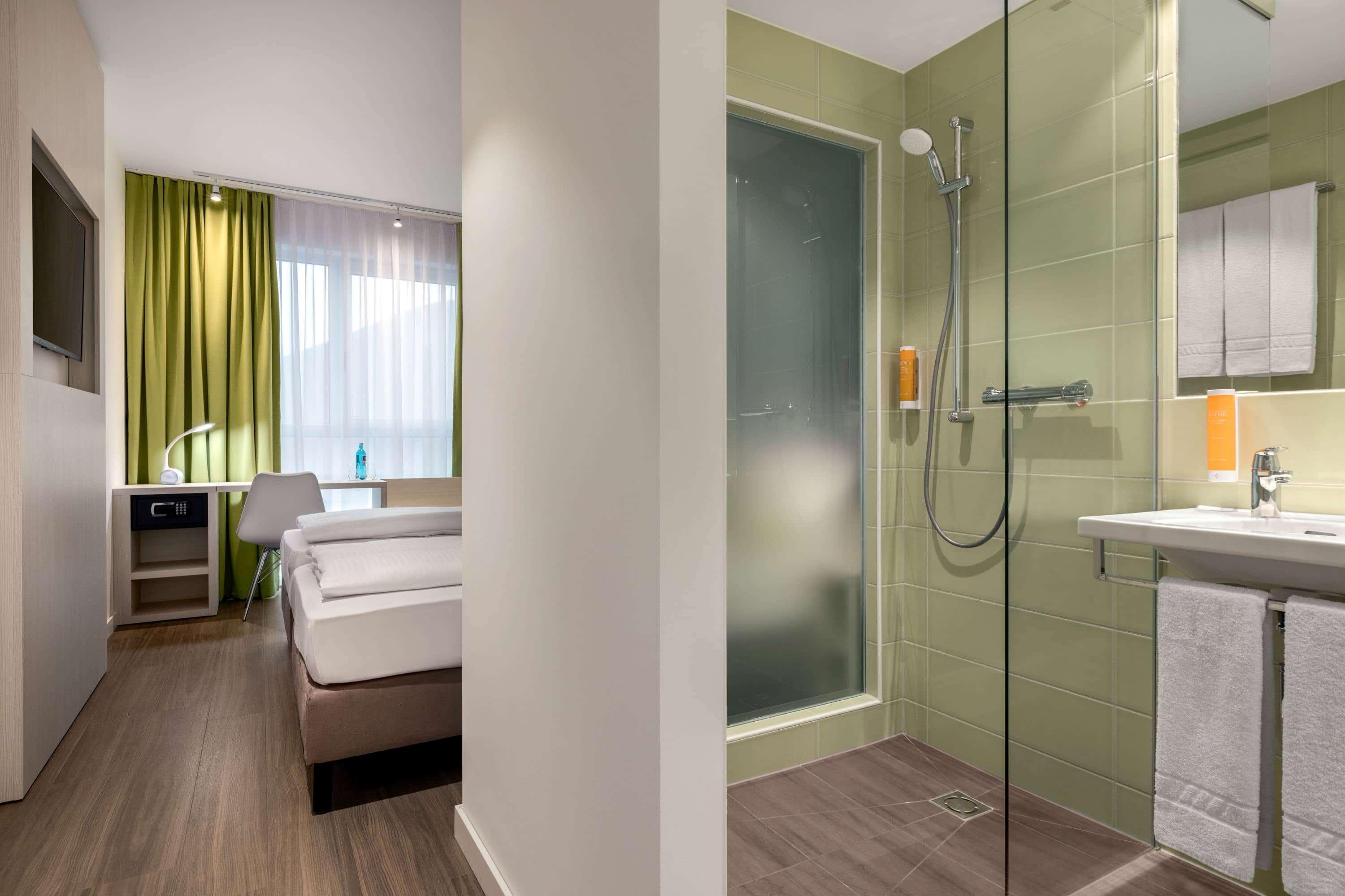 Hotel Super 8 By Wyndham Oberhausen Am Centro 3*